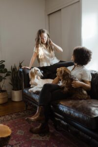 Ostéopathie pour chien ✅ Soulagez douleurs et tensions de votre compagnon grâce à des soins doux et naturels ! Découvrez comment cette thérapie peut l’aider.
